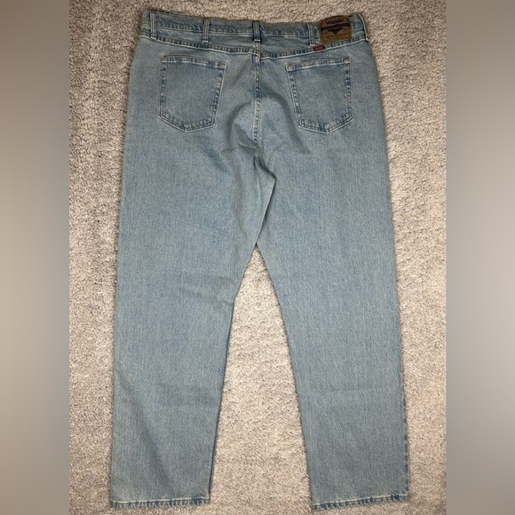 Wrangler Jeans Mens 42 x 32 Relaxed Fit Light Wash Work Outdoors Basic Casual - Picture 4 of 5